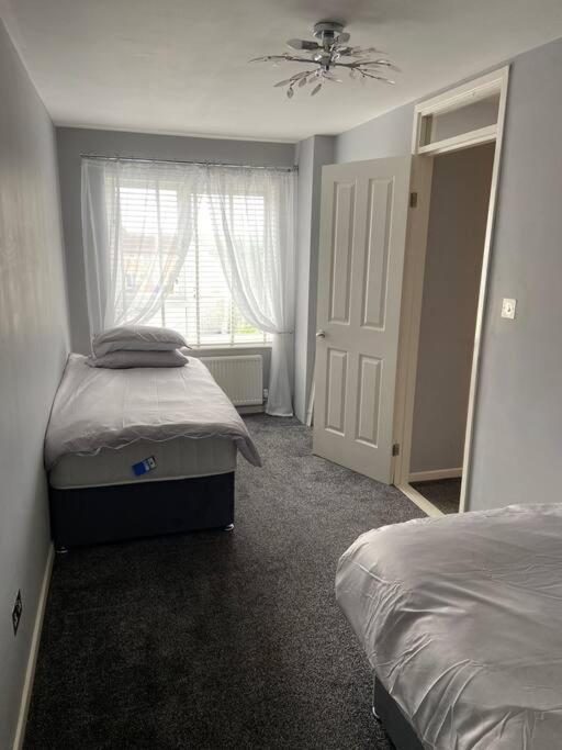 Garland Way 2 Bed House Sheffield Free Parking 5 Min From M1 Βίλα Mosborough Εξωτερικό φωτογραφία