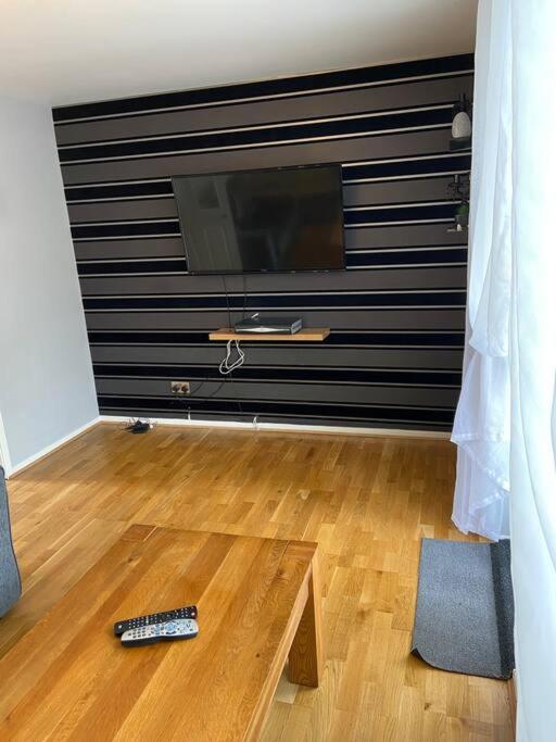 Garland Way 2 Bed House Sheffield Free Parking 5 Min From M1 Βίλα Mosborough Εξωτερικό φωτογραφία